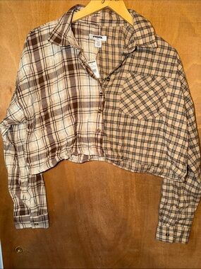 RSQ Beige and Brown Plaid Cropped Button-Up